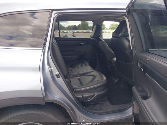 5TDHZRBH0NS185171 Toyota Highlander Xle