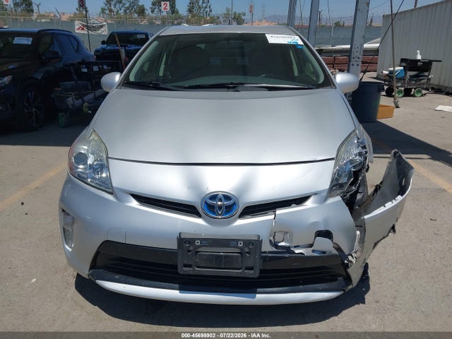JTDKN3DU9E0391665 Toyota Prius Three