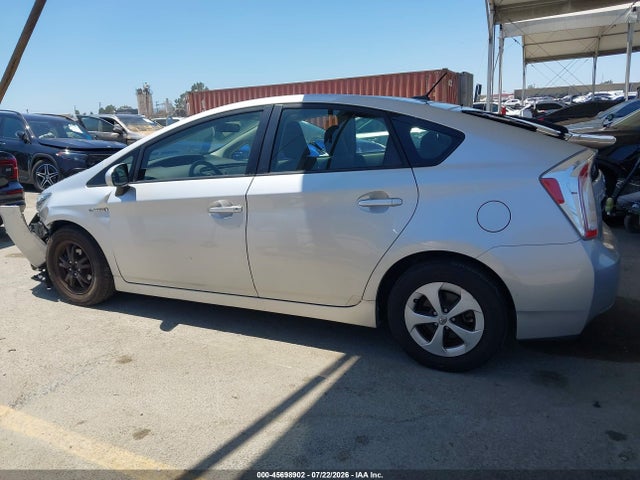 JTDKN3DU9E0391665 Toyota Prius Three
