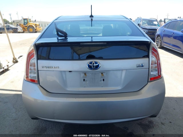JTDKN3DU9E0391665 Toyota Prius Three