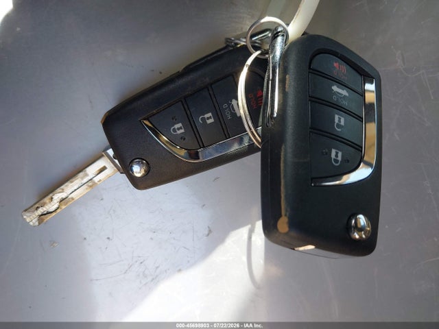 5YFB4MDE8SP354125 Toyota COROLLA LE