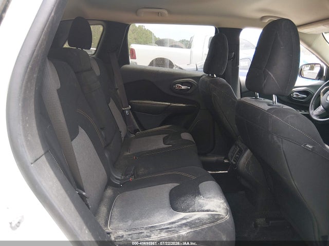 45698961 :رقم المزاد ، 1C4PJLCS7EW105858 vin ، 2014 Jeep Cherokee Latitude مزاد بيع