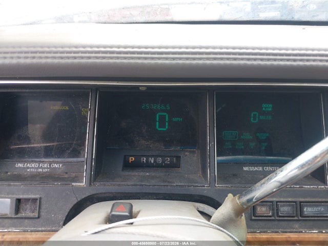 Продажа на аукционе авто 1993 Lincoln Town Car Cartier, vin: 1LNLM83W0PY742969, номер лота: 45698980