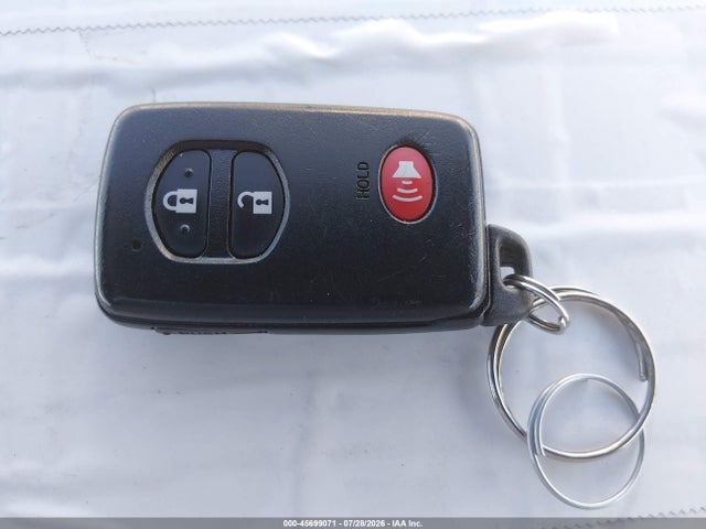 45699071 :رقم المزاد ، JTDKN3DU1A0075686 vin ، 2010 Toyota Prius Iii مزاد بيع