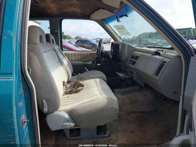 Auction sale of the 1994 Chevrolet Gmt-400 K1500, vin: 2GCEK19K1R1307821, lot number: 45699076