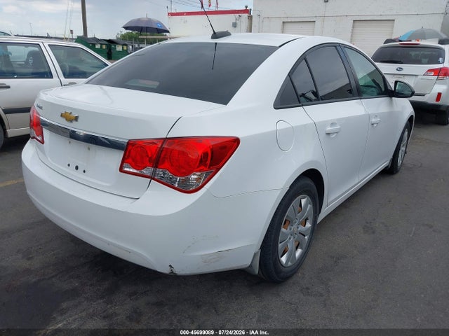 1G1PA5SGXF7270719 Chevrolet Cruze Ls Auto
