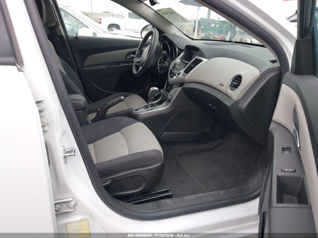 1G1PA5SGXF7270719 Chevrolet Cruze Ls Auto