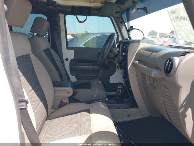 45699091 :رقم المزاد ، 1J4BA3H17AL105150 vin ، 2010 Jeep Wrangler Unlimited Sport مزاد بيع