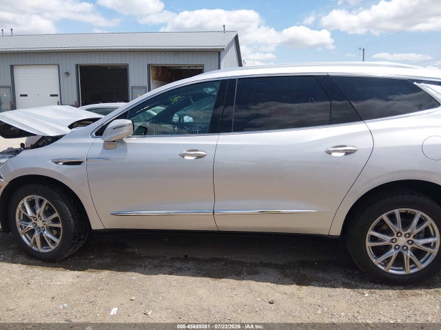 2022 Buick Enclave Awd Essence მანქანა იყიდება აუქციონზე, vin: 5GAEVAKW5NJ132625, აუქციონის ნომერი: 45699381