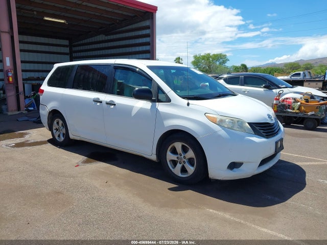 45699444 :رقم المزاد ، 5TDZK3DC3ES513349 vin ، 2014 Toyota Sienna L V6 7 Passenger مزاد بيع