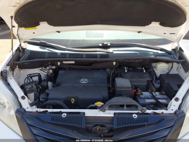 45699444 :رقم المزاد ، 5TDZK3DC3ES513349 vin ، 2014 Toyota Sienna L V6 7 Passenger مزاد بيع
