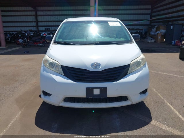 45699444 :رقم المزاد ، 5TDZK3DC3ES513349 vin ، 2014 Toyota Sienna L V6 7 Passenger مزاد بيع