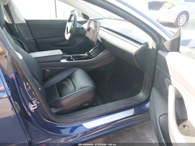5YJ3E1EB6KF194195 Tesla Model 3 Long Range/performance