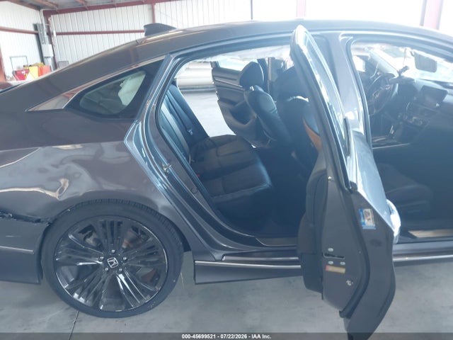 1HGCV1F97JA140635 Honda Accord Touring
