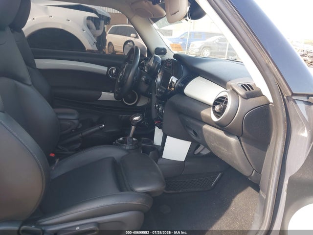 45699592 :رقم المزاد ، WMWXP7C59F2A41041 vin ، 2015 Mini Hardtop Cooper S مزاد بيع