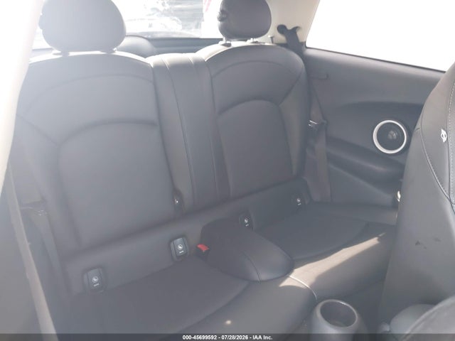 45699592 :رقم المزاد ، WMWXP7C59F2A41041 vin ، 2015 Mini Hardtop Cooper S مزاد بيع
