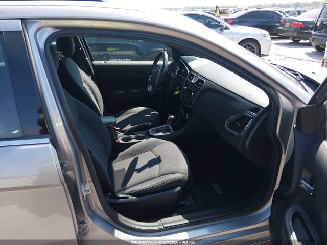 45699634 :رقم المزاد ، 1C3CCBBB5DN575593 vin ، 2013 Chrysler 200 Touring مزاد بيع