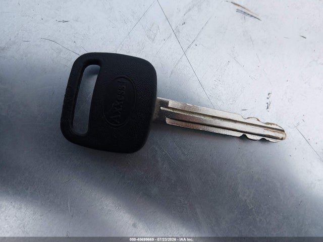 45699669 :رقم المزاد ، 4T3ZF13C6WU085822 vin ، 1998 Toyota Sienna Le مزاد بيع