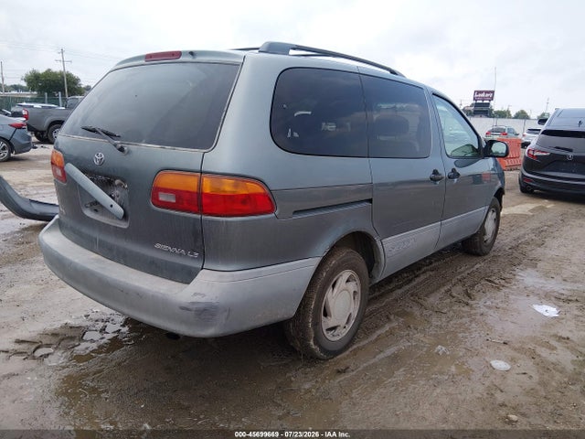 45699669 :رقم المزاد ، 4T3ZF13C6WU085822 vin ، 1998 Toyota Sienna Le مزاد بيع