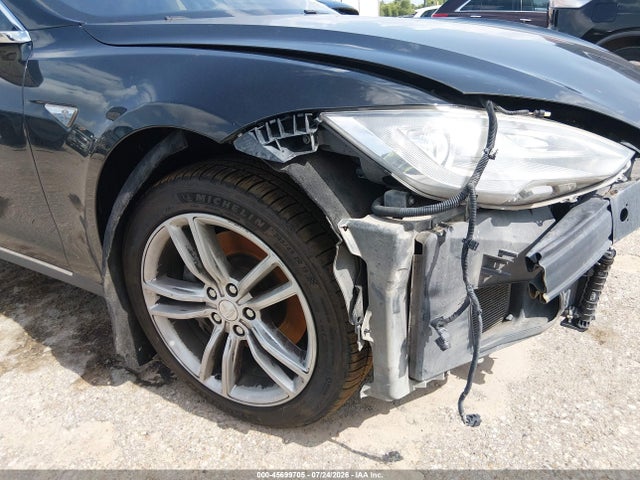 Tesla Model S P85 2014 5YJSA1H16EFP55767 Image 18