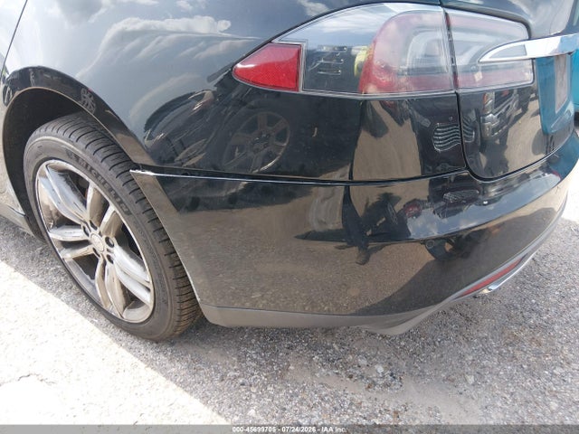 Tesla Model S P85 2014 5YJSA1H16EFP55767 Image 19