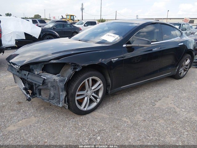 Tesla Model S P85 2014 5YJSA1H16EFP55767 Image 2