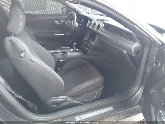 45699767 :رقم المزاد ، 1FA6P8CF9L5185456 vin ، 2020 Ford Mustang Gt Fastback مزاد بيع