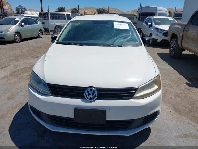 2013 Volkswagen Jetta 2.0l S მანქანა იყიდება აუქციონზე, vin: 3VW2K7AJ5DM263815, აუქციონის ნომერი: 45699825