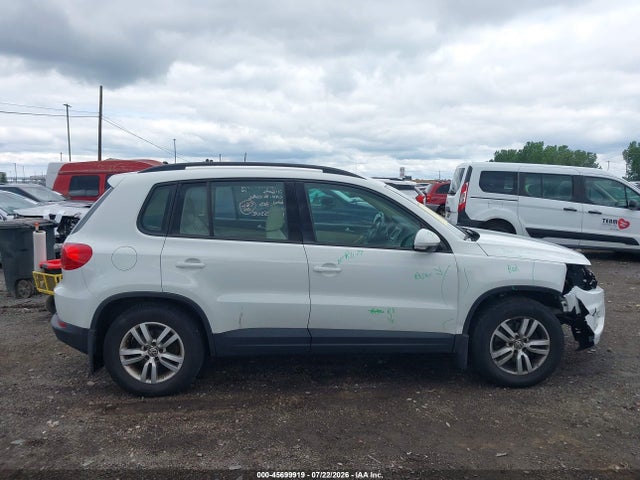 Продаж на аукціоні авто 2016 Volkswagen Tiguan S, vin: WVGBV7AX9GW559788, номер лоту: 45699919