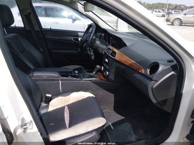 2012 Mercedes-benz C 250 Luxury მანქანა იყიდება აუქციონზე, vin: WDDGF4HB7CR215326, აუქციონის ნომერი: 45700044