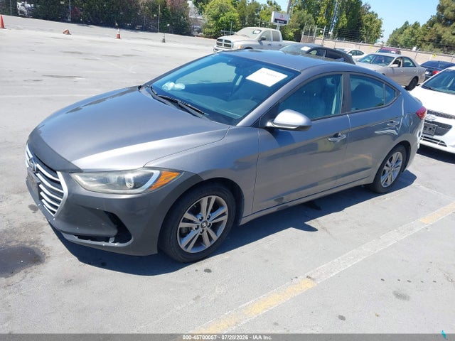 KMHD84LF2HU164268 Hyundai ELANTRA SE