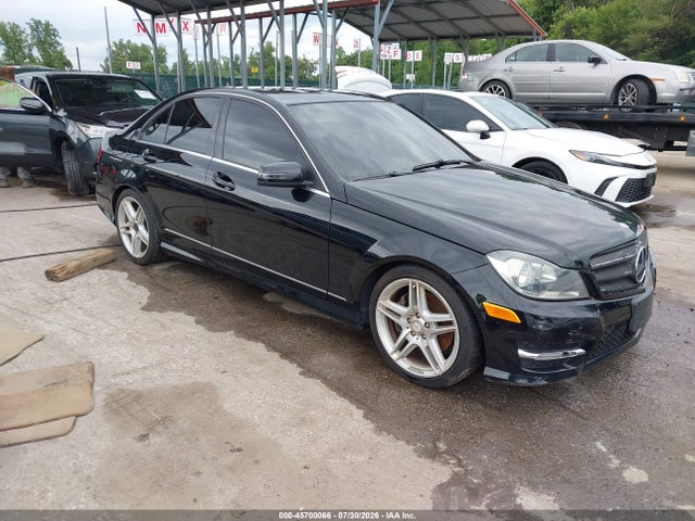 Aukcja sprzedaży 2013 Mercedes-benz C 300 Sport 4matic, vin: WDDGF8AB8DA806606, numer aukcji: 45700066