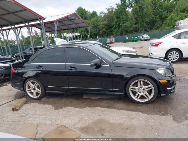 Aukcja sprzedaży 2013 Mercedes-benz C 300 Sport 4matic, vin: WDDGF8AB8DA806606, numer aukcji: 45700066