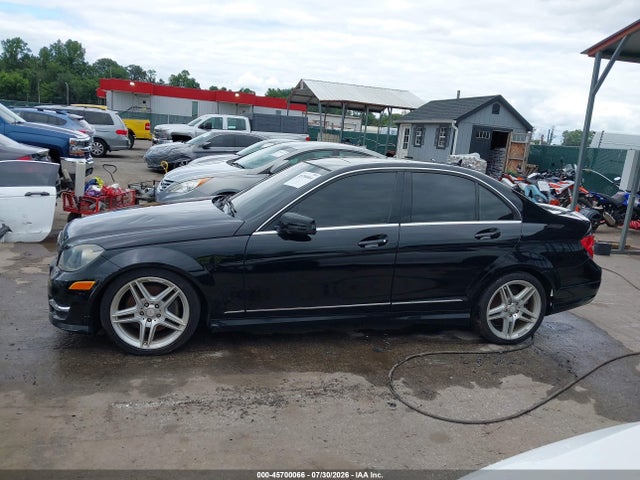 Aukcja sprzedaży 2013 Mercedes-benz C 300 Sport 4matic, vin: WDDGF8AB8DA806606, numer aukcji: 45700066