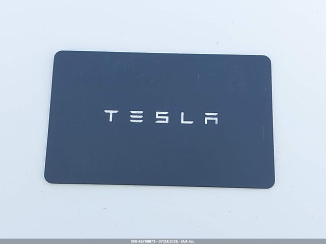 2024 Tesla Model Y Long Range Dual Motor All-wheel Drive მანქანა იყიდება აუქციონზე, vin: 7SAYGDEE2RF117137, აუქციონის ნომერი: 45700073
