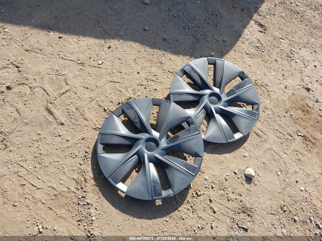2024 Tesla Model Y Long Range Dual Motor All-wheel Drive მანქანა იყიდება აუქციონზე, vin: 7SAYGDEE2RF117137, აუქციონის ნომერი: 45700073