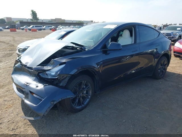 2024 Tesla Model Y Long Range Dual Motor All-wheel Drive მანქანა იყიდება აუქციონზე, vin: 7SAYGDEE2RF117137, აუქციონის ნომერი: 45700073