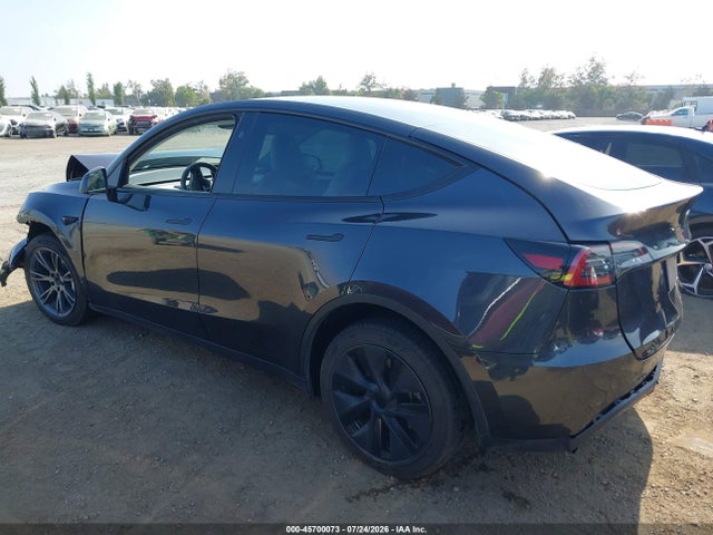 2024 Tesla Model Y Long Range Dual Motor All-wheel Drive მანქანა იყიდება აუქციონზე, vin: 7SAYGDEE2RF117137, აუქციონის ნომერი: 45700073