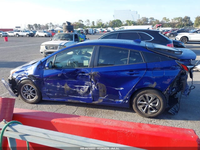 Toyota Prius Two 2017 JTDKBRFU7H3563087 Image 19