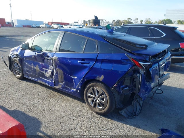 Toyota Prius Two 2017 JTDKBRFU7H3563087 Image 3