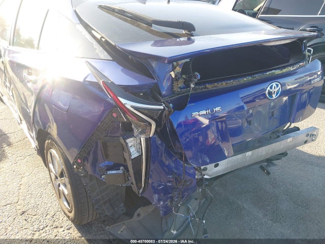 Toyota Prius Two 2017 JTDKBRFU7H3563087 Image 15