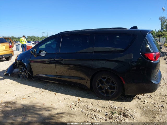 45700087 :رقم المزاد ، 2C4RC1BG0JR237447 vin ، 2018 Chrysler Pacifica Touring L مزاد بيع