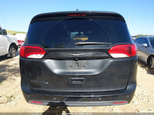45700087 :رقم المزاد ، 2C4RC1BG0JR237447 vin ، 2018 Chrysler Pacifica Touring L مزاد بيع