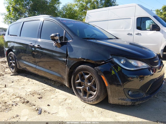 45700087 :رقم المزاد ، 2C4RC1BG0JR237447 vin ، 2018 Chrysler Pacifica Touring L مزاد بيع