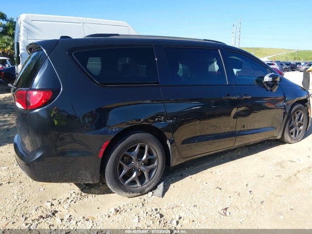 45700087 :رقم المزاد ، 2C4RC1BG0JR237447 vin ، 2018 Chrysler Pacifica Touring L مزاد بيع