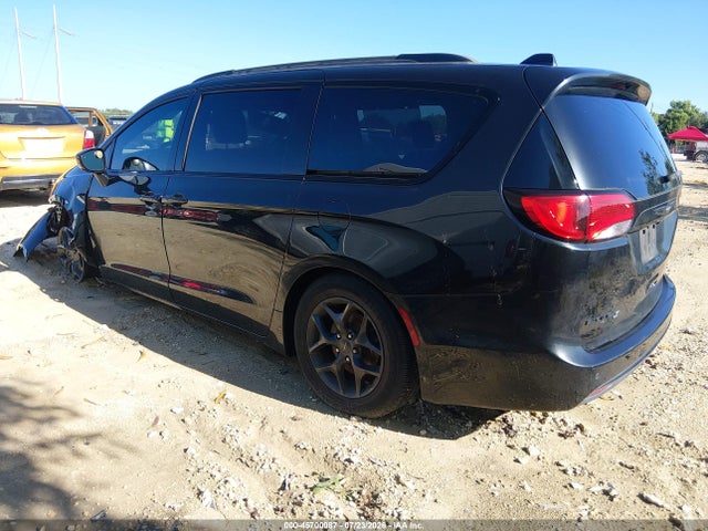 45700087 :رقم المزاد ، 2C4RC1BG0JR237447 vin ، 2018 Chrysler Pacifica Touring L مزاد بيع