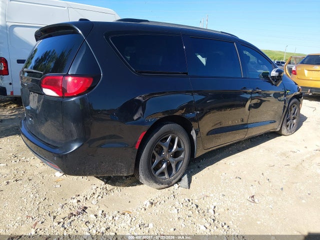 45700087 :رقم المزاد ، 2C4RC1BG0JR237447 vin ، 2018 Chrysler Pacifica Touring L مزاد بيع