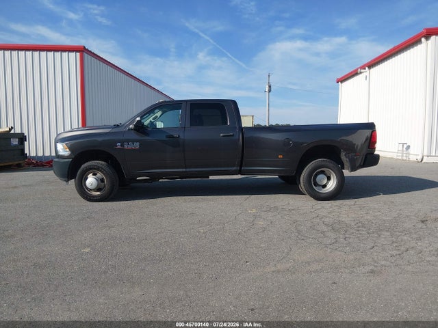 45700140 :رقم المزاد ، 3C63RRGL8GG365434 vin ، 2016 Ram 3500 Tradesman مزاد بيع