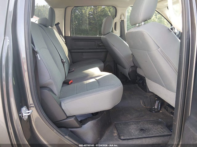 45700140 :رقم المزاد ، 3C63RRGL8GG365434 vin ، 2016 Ram 3500 Tradesman مزاد بيع