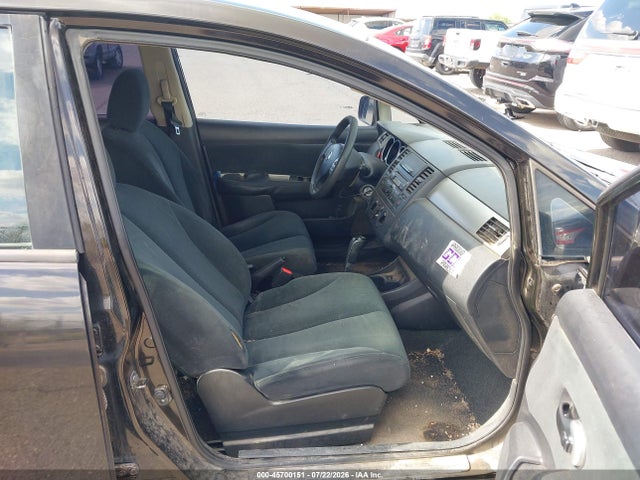 45700151 :رقم المزاد ، 3N1BC1CP9BL359953 vin ، 2011 Nissan Versa 1.8s مزاد بيع